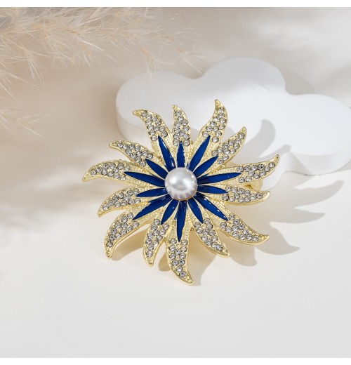 Pearl Sunflower High-end brooch for women, exquisite design, coat, brooch pin, niche and elegant accessory Pearl Sunflower High-end brooch for women, exquisite design, coat, brooch pin, niche and elegant accessory