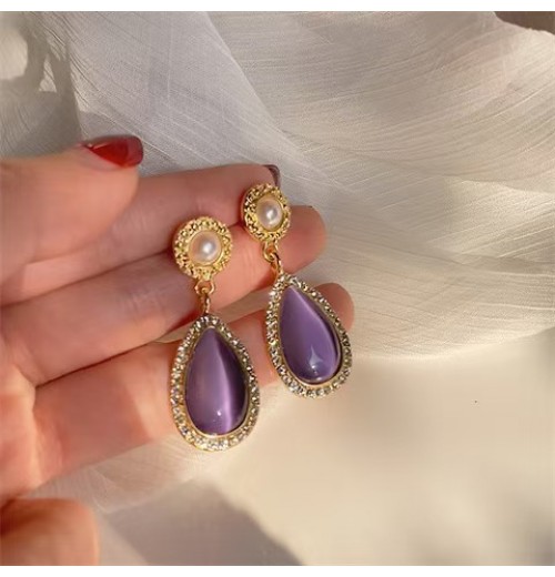 Cross-border bestseller French colored cat's eye stone earrings, vintage light luxury style glass stud earrings, new Chinese-style earrings in purple Cross-border bestseller French colored cat's eye stone earrings, vintage light luxury style glass stud earrings, new Chinese-style earrings in purple