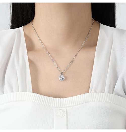 The new cross-border wish round pendant, collarbone chain, European and American four-prong sunflower round-wrapped round diamond necklace is simple and small The new cross-border wish round pendant, collarbone chain, European and American four-prong sunflower round-wrapped round diamond necklace is simple and small
