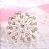 Korean-style large snowflake pearl brooch for women, versatile diamond-encrusted brooch, creative anti-leakage pin for suits and accessories Korean-style large snowflake pearl brooch for women, versatile diamond-encrusted brooch, creative anti-leakage pin for suits and accessories