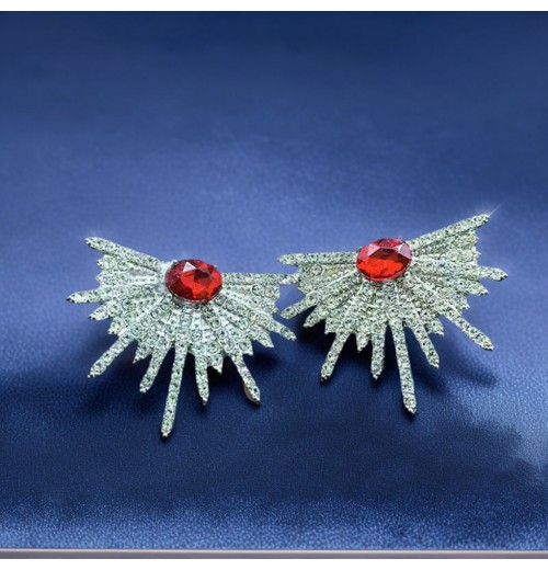 Carefully selected personalized wing-shaped earrings full of diamonds, exaggerated and shiny star-shaped earrings, and elegant socialite and internet-famous fan-shaped earrings Carefully selected personalized wing-shaped earrings full of diamonds, exaggerated and shiny star-shaped earrings, and elegant socialite and internet-famous fan-shaped earrings