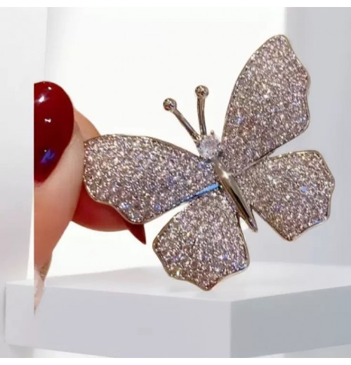 super beautiful French retro full of diamonds, exquisite and elegant butterfly brooch and brooch, versatile and elegant coat and overcoat pin super beautiful French retro full of diamonds, exquisite and elegant butterfly brooch and brooch, versatile and elegant coat and overcoat pin