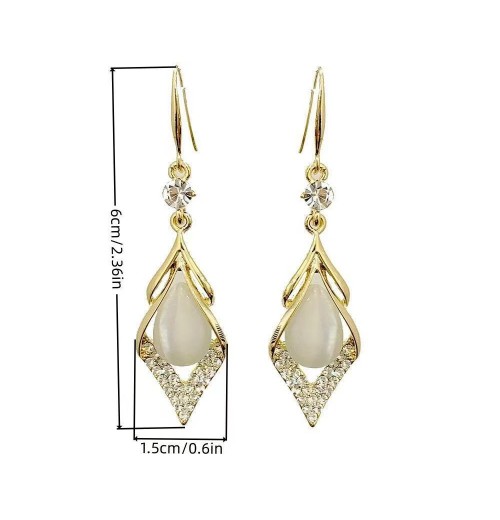 Geometric diamond-encrusted green cat's eye diamond-shaped earrings, a high-end and fashionable design for women, are popular anti-allergy ear hooks and earrings Geometric diamond-encrusted green cat's eye diamond-shaped earrings, a high-end and fashionable design for women, are popular anti-allergy ear hooks and earrings