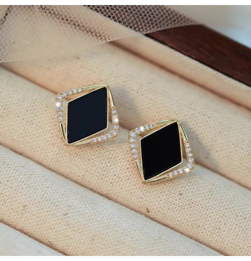 Exquisite black diamond-shaped earrings for women, new cold style earrings, niche design, high-end pure silver earrings Exquisite black diamond-shaped earrings for women, new cold style earrings, niche design, high-end pure silver earrings