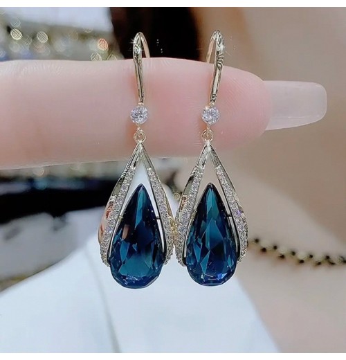 Light luxury, elegant, retro sparkling diamond blue crystal drop earrings, Hong Kong-style gentle new ear hooks, elegant earrings for women Light luxury, elegant, retro sparkling diamond blue crystal drop earrings, Hong Kong-style gentle new ear hooks, elegant earrings for women