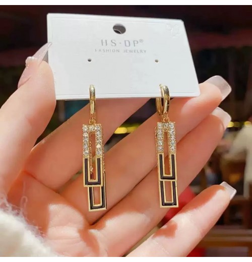 Spring geometric square full diamond ear clasp, new trendy and niche design earrings, light luxury and high-end earrings for women Spring geometric square full diamond ear clasp, new trendy and niche design earrings, light luxury and high-end earrings for women