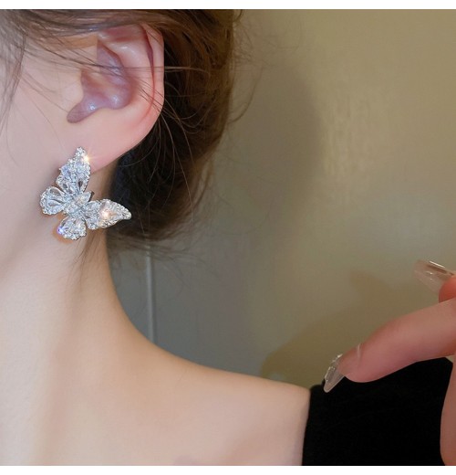 Sweet and light luxury zircon butterfly silver needle stud earrings are fashionable, exquisite and super sparkling, with a high-end and sophisticated vibe for Internet celebrities Sweet and light luxury zircon butterfly silver needle stud earrings are fashionable, exquisite and super sparkling, with a high-end and sophisticated vibe for Internet celebrities