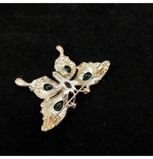 Retro light luxury emerald rhinestone butterfly brooch for women, summer anti-glare shawl buckle pin, small suit jacket accessory Retro light luxury emerald rhinestone butterfly brooch for women, summer anti-glare shawl buckle pin, small suit jacket accessory