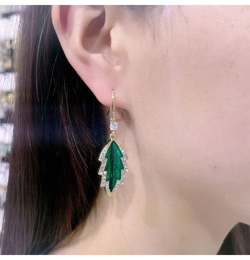 Plain earrings, green leaf shade earrings, fashionable and versatile, new high-end and exquisite style, new trendy and unique design Plain earrings, green leaf shade earrings, fashionable and versatile, new high-end and exquisite style, new trendy and unique design