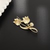 The new brooch for women is full of diamonds and flowers, suitable for suit overcoats. The brooch is fixed to prevent light leakage, giving a high-end, exquisite and trendy look