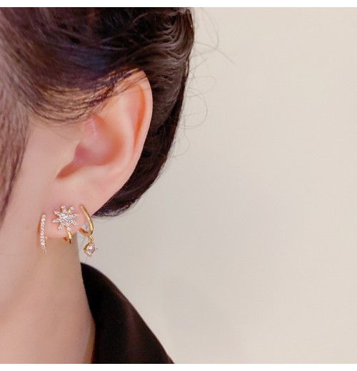 This octagonal star earring, featuring the same slightly set zircon earrings as Japanese and South Korean Internet celebrities, is a stylish and elegant design This octagonal star earring, featuring the same slightly set zircon earrings as Japanese and South Korean Internet celebrities, is a stylish and elegant design