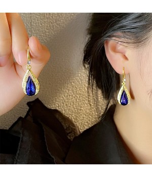 Light luxury, elegant, retro sparkling diamond blue crystal drop earrings, Hong Kong-style gentle new ear hooks, elegant earrings for women