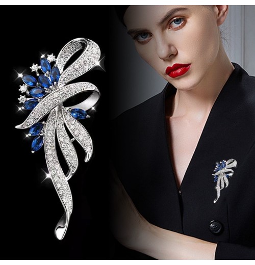 Ladies' suit brooches, high-end women's corsages, pin accessories, design sense, niche women's styles, exquisite and high-end, for mom Ladies' suit brooches, high-end women's corsages, pin accessories, design sense, niche women's styles, exquisite and high-end, for mom