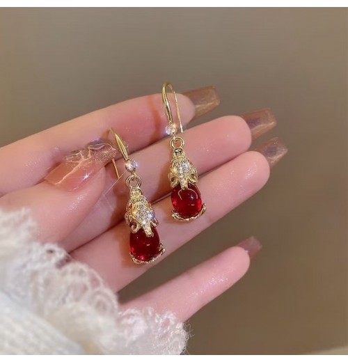 PI Xiu retro earrings for women in , new trendy, niche and high-end style, elegant and grand, red earrings of high quality PI Xiu retro earrings for women in , new trendy, niche and high-end style, elegant and grand, red earrings of high quality