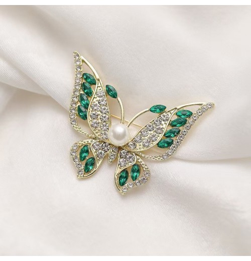 New Korean-style high-end green butterfly brooch with rhinestones, high-end and elegant clothing and accessories, anti-leakage and exquisite brooch for women New Korean-style high-end green butterfly brooch with rhinestones, high-end and elegant clothing and accessories, anti-leakage and exquisite brooch for women