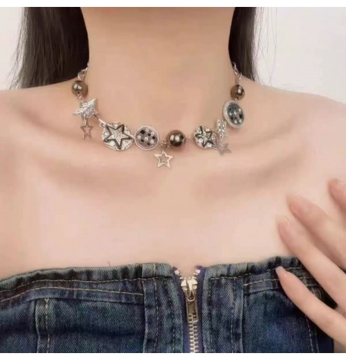Sweet and cool hot girl star button necklace for women,  new hit, trendy and niche design, high-end y2k collarbone chain