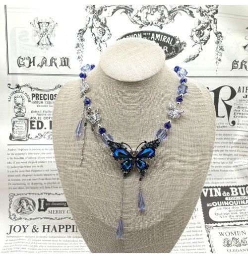 New water drop butterfly collarbone chain, deep blue niche retro butterfly crystal elegant necklace, high-end necklaces for women