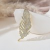 Accompany you with a grand and luxurious feather brooch, an elegant and high-end corsage, and a suit jacket pin Accompany you with a grand and luxurious feather brooch, an elegant and high-end corsage, and a suit jacket pin