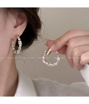 2025 new niche and unique lava pearl ring earrings, a hit with a high-end feel, versatile earrings for women