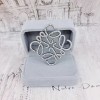 Gao Ban New Luojia geometric hollowed-out zircon brooch, personalized coat and suit pin, high-end women's luxury matching Gao Ban New Luojia geometric hollowed-out zircon brooch, personalized coat and suit pin, high-end women's luxury matching