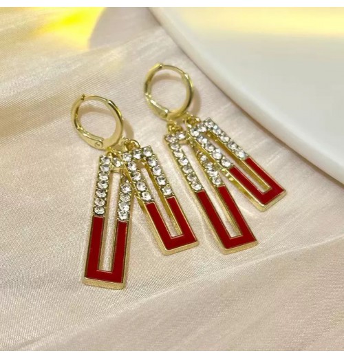 Spring geometric square full diamond ear clasp, new trendy and niche design earrings, light luxury and high-end earrings for women Spring geometric square full diamond ear clasp, new trendy and niche design earrings, light luxury and high-end earrings for women