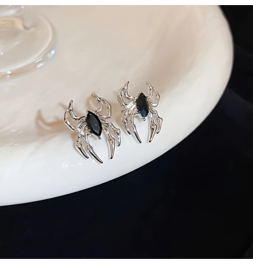 Simple spider exaggerated retro stud earrings, fashionable and individual light luxury earrings, niche design, high-end earrings Simple spider exaggerated retro stud earrings, fashionable and individual light luxury earrings, niche design, high-end earrings