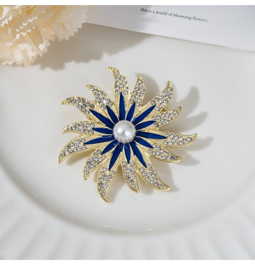 Pearl Sunflower High-end brooch for women, exquisite design, coat, brooch pin, niche and elegant accessory Pearl Sunflower High-end brooch for women, exquisite design, coat, brooch pin, niche and elegant accessory