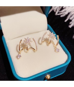 This octagonal star earring, featuring the same slightly set zircon earrings as Japanese and South Korean Internet celebrities, is a stylish and elegant design