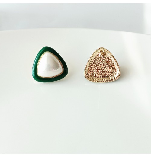 S925 silver needle geometric triangular pearl stud earrings, a niche design for women with an elegant and trendy style, are French retro earrings