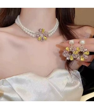 European and American cross-border circular hollowed-out zircon flower earrings are grand, exaggerated, and personalized. They are niche, light luxury, retro and high-end