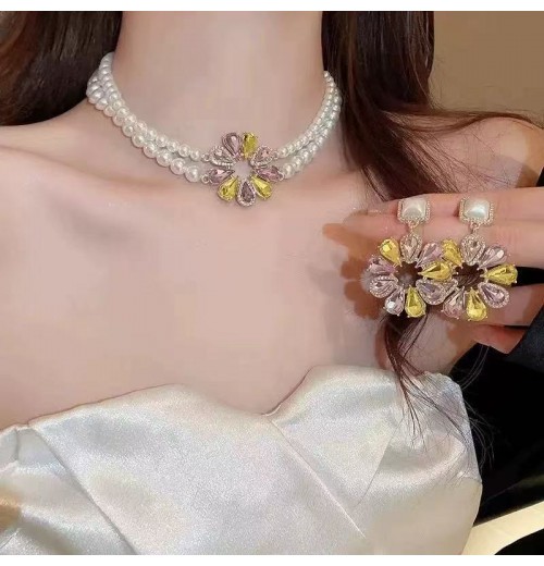 European and American cross-border circular hollowed-out zircon flower earrings are grand, exaggerated, and personalized. They are niche, light luxury, retro and high-end