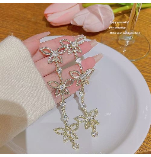 The new 925 silver needle wedding photo long tassel earrings for women who are diamond earrings exude a sense of elegance and sophistication The new 925 silver needle wedding photo long tassel earrings for women who are diamond earrings exude a sense of elegance and sophistication