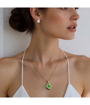 Fashionable stainless steel double-sided mother-of-pearl four-leaf clover single-flower necklace with genuine gold titanium steel chain