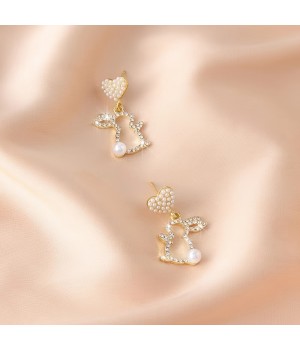 Easter asymmetrical stud earrings, a popular online celebrity, are exquisite and versatile earrings with a niche design. They are cross-border diamond-encrusted and pearles-encrusted