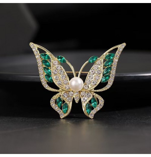 New Korean-style high-end green butterfly brooch with rhinestones, high-end and elegant clothing and accessories, anti-leakage and exquisite brooch for women New Korean-style high-end green butterfly brooch with rhinestones, high-end and elegant clothing and accessories, anti-leakage and exquisite brooch for women