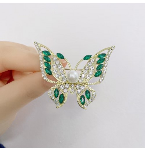 New Korean-style high-end green butterfly brooch with rhinestones, high-end and elegant clothing and accessories, anti-leakage and exquisite brooch for women New Korean-style high-end green butterfly brooch with rhinestones, high-end and elegant clothing and accessories, anti-leakage and exquisite brooch for women