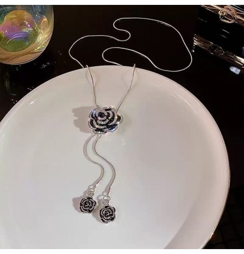 Adjustable, high-quality black rose sweater chain for women, long, versatile long necklace accessories Adjustable, high-quality black rose sweater chain for women, long, versatile long necklace accessories