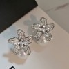 Niche and fashionable new light luxury style earrings with diamonds, women's high-end touch, lily flower, pearl flower and elegant ear accessories Niche and fashionable new light luxury style earrings with diamonds, women's high-end touch, lily flower, pearl flower and elegant ear accessories