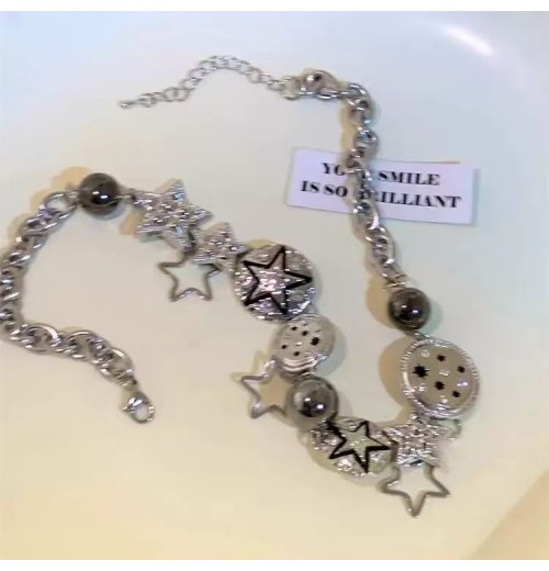 Sweet and cool hot girl star button necklace for women,  new hit, trendy and niche design, high-end y2k collarbone chain