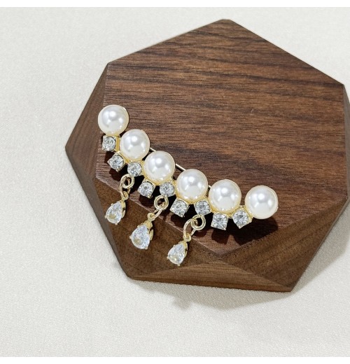 Fashionable and high-end style pearl tassel pendant brooch for women, exquisite coat for suit, fixed brooch to prevent light leakage, manufacturer Fashionable and high-end style pearl tassel pendant brooch for women, exquisite coat for suit, fixed brooch to prevent light leakage, manufacturer