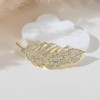 Accompany you with a grand and luxurious feather brooch, an elegant and high-end corsage, and a suit jacket pin Accompany you with a grand and luxurious feather brooch, an elegant and high-end corsage, and a suit jacket pin