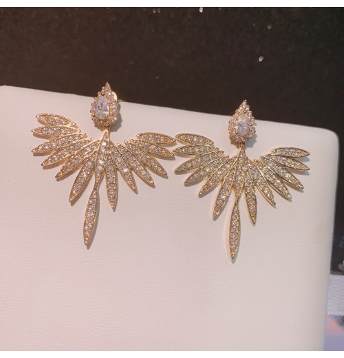 European and American angel wing slightly set zircon earrings are fashionable, individual and versatile. ins925 silver needle earrings with a high-end feel European and American angel wing slightly set zircon earrings are fashionable, individual and versatile. ins925 silver needle earrings with a high-end feel