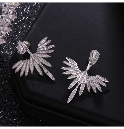 European and American angel wing slightly set zircon earrings are fashionable, individual and versatile. ins925 silver needle earrings with a high-end feel European and American angel wing slightly set zircon earrings are fashionable, individual and versatile. ins925 silver needle earrings with a high-end feel