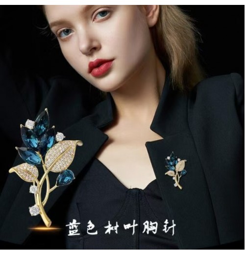 New elegant orchid brooch, light luxury and niche design, blue crystal brooch, refined and elegant suit accessory New elegant orchid brooch, light luxury and niche design, blue crystal brooch, refined and elegant suit accessory