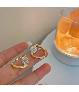 A hit French earring, an InS-style earring, a simple and trendy earring for women, and a trendy ear accessory for 2022